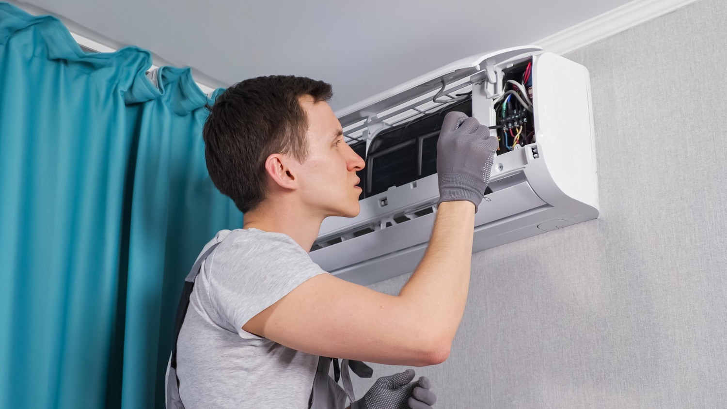Read more about the article How to Tell If You Need an AC Maintenance Service Soon